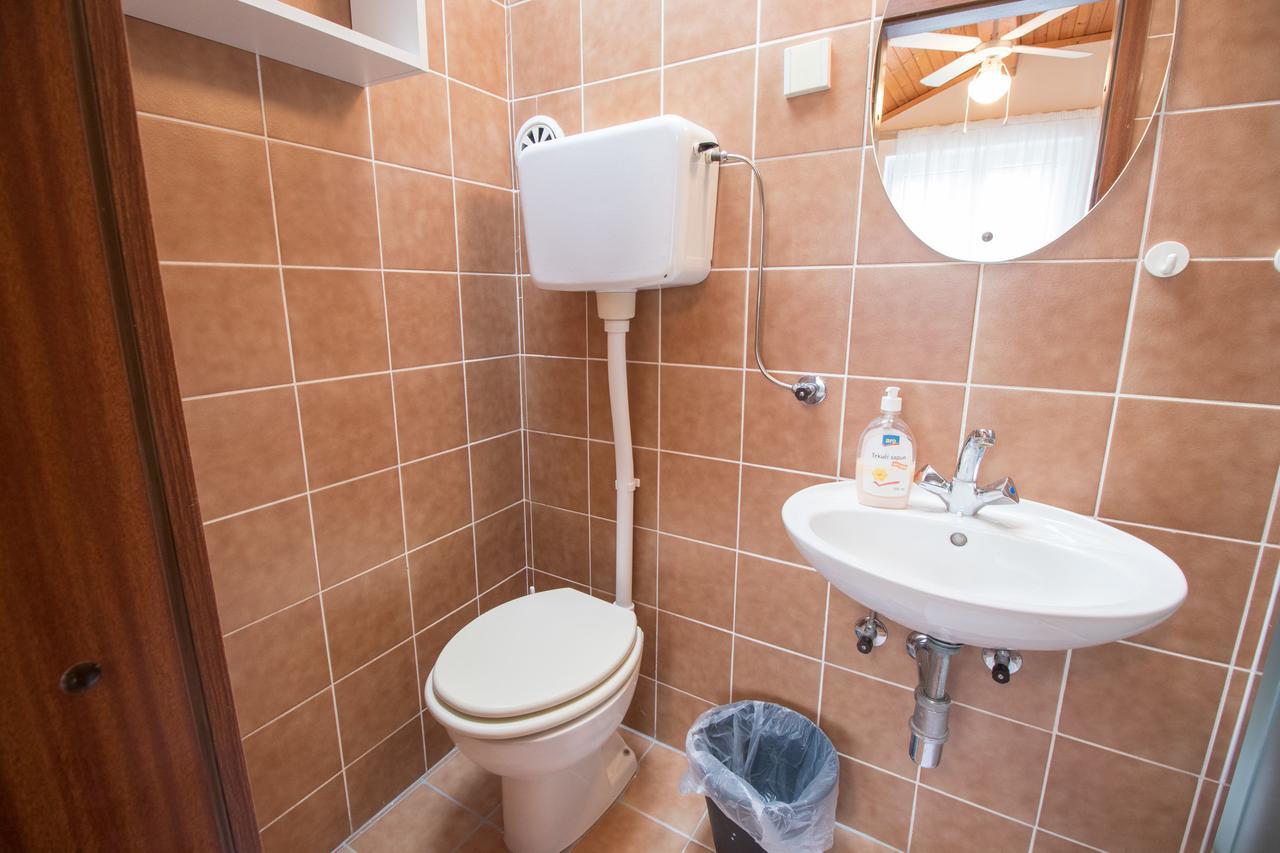 Rooms Sofija Selce Exterior foto